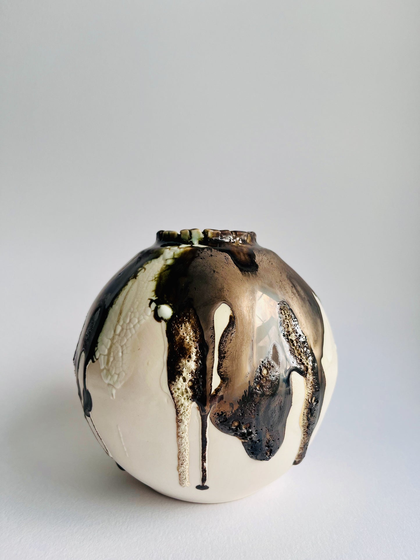 Wabi-Sabi Moon Jar wider neck- Bronze Glaze