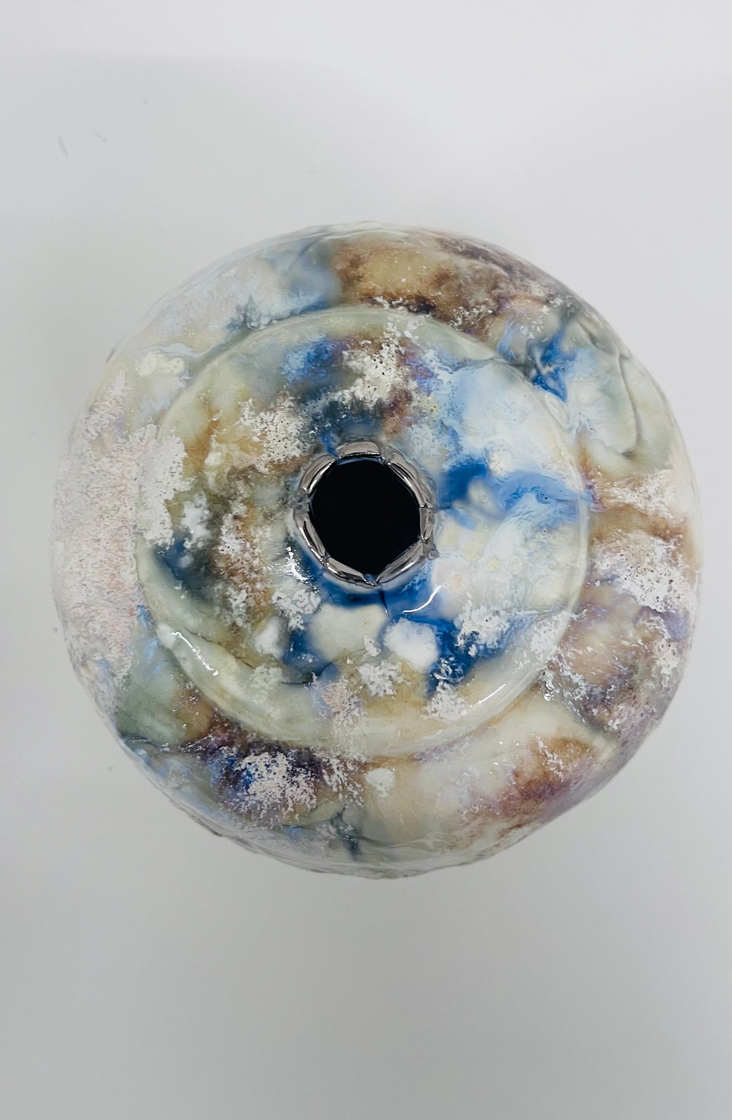 Textured Glazed Porcelain Moon Jar with Platinum Detail Rim