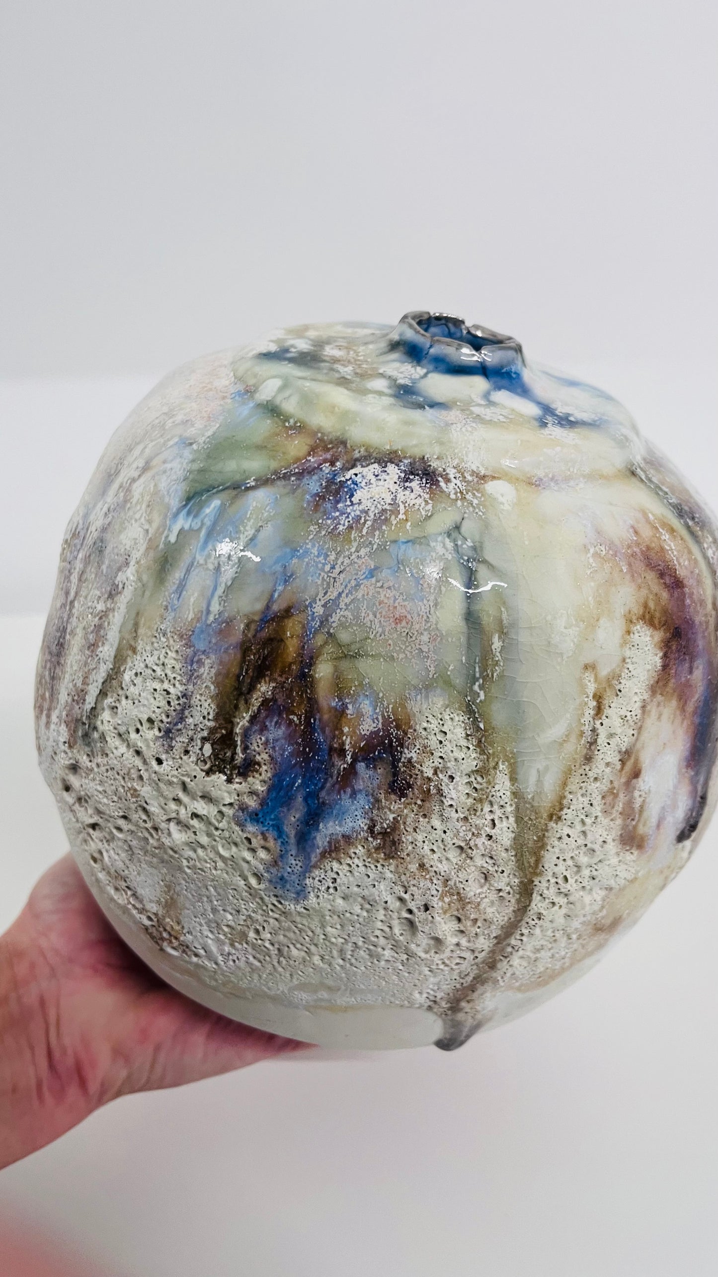 Textured Glazed Porcelain Moon Jar with Platinum Detail Rim